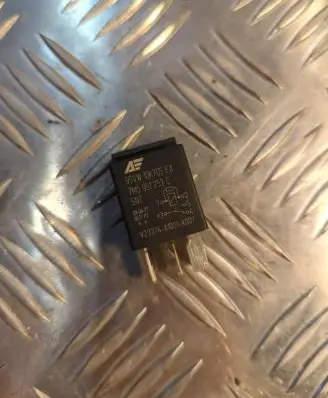 Audi A5 8T 8F Other relay 7M0951253C 95VW10K705EA V23374A1001X007