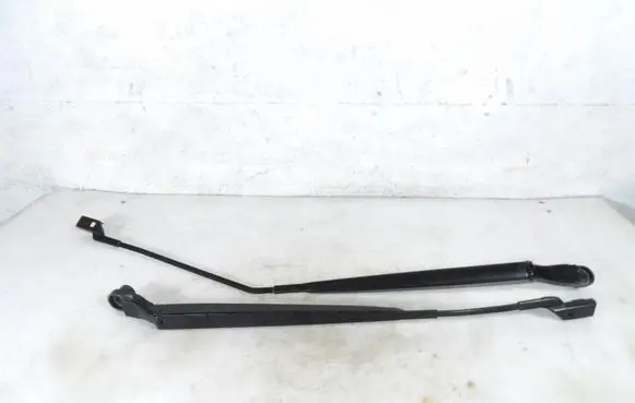 Opel Mokka X Front wiper blade arm
