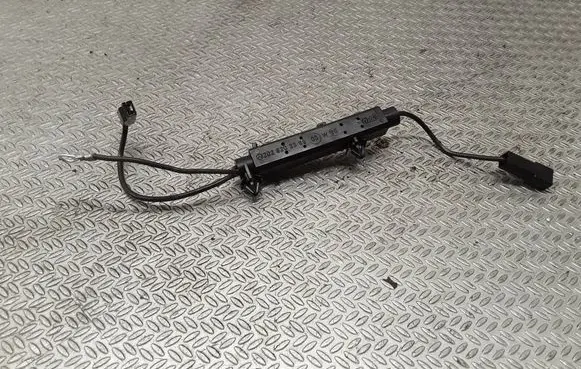 Mercedes-Benz ML W163 Aerial antenna amplifier 2028202389