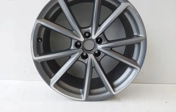 Audi Q3 8U R20 alloy rim 8U0601025AK