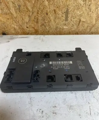 Mercedes-Benz C W203 Door control unit/module 2098202026 353386