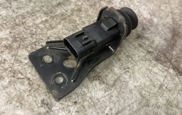 Mitsubishi Grandis Bonnet alarm switch sensor 