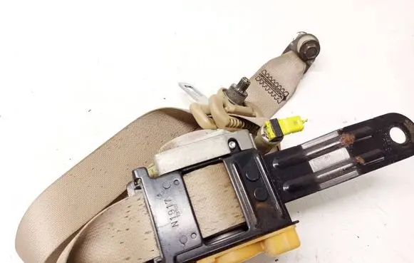 Nissan X-Trail T30 Rear seatbelt 