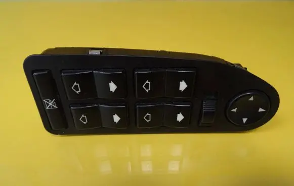 BMW 5 E39 Electric window control switch 8368966
