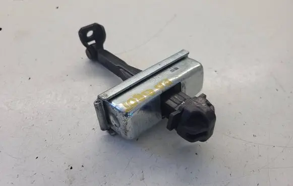 Opel Astra J Front door check strap stopper 062N7A