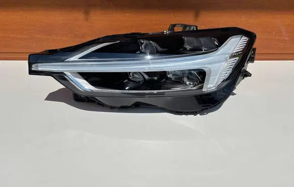 Volvo XC60 Headlight/headlamp 31656614