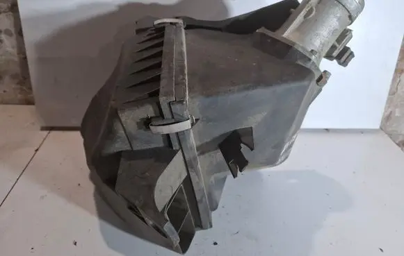 Air filter box