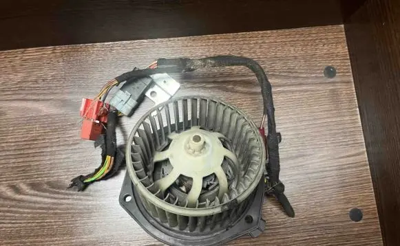 Iveco Daily 4th gen Heater fan/blower 570630200 658561J