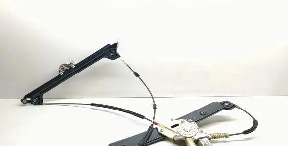 BMW 1 E82 E88 Front door window regulator with motor 9030252 7286142