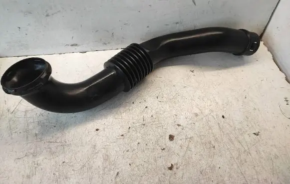 Opel Vivaro Air intake hose/pipe 8200658370 58586 93859239