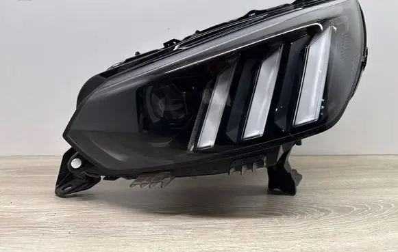 Peugeot 2008 II Headlight/headlamp 9823194180 01HCRP125