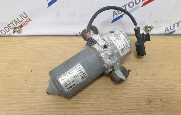 BMW i3 Vacuum pump 6857405 3433687405
