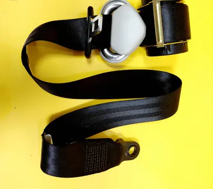 Rear seatbelt