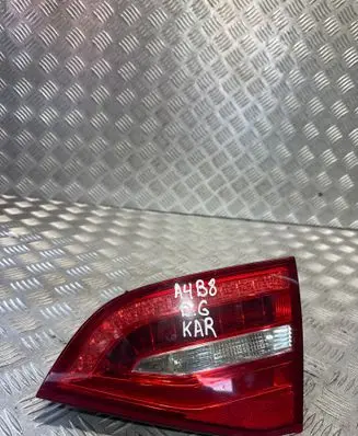 Tailgate rear/tail lights