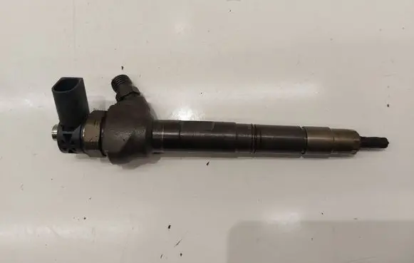 Skoda Octavia Mk3 (5E) Fuel injector 04L130277AJ