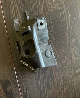 Volvo C30 Front bumper mounting bracket 31214663