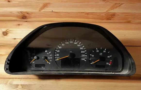 Mercedes-Benz E W210 Speedometer (instrument cluster) A2105405048