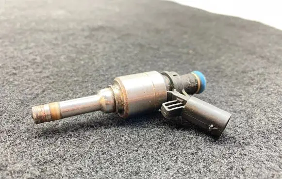 Audi A4 S4 B8 8K Fuel injector 06H906036F