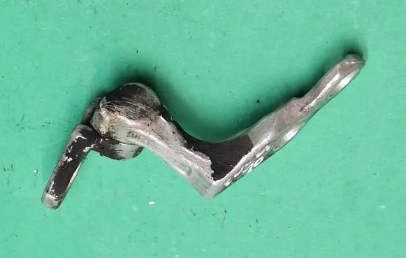 Ford Kuga I Front door lower hinge 