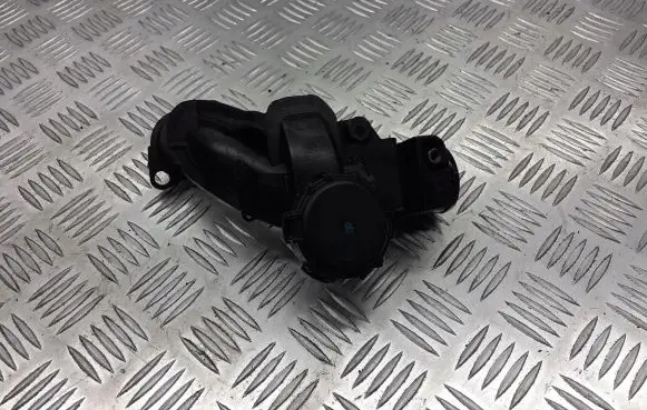 Renault Clio III Oil breather separator 8200323338