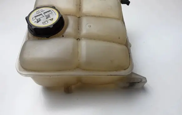 Ford Focus Coolant expansion tank/reservoir 8V618K218AE