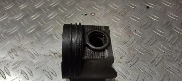 Nissan X-Trail T30 Piston 