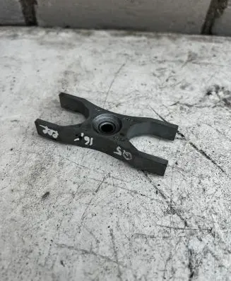 Audi Q5 SQ5 Fuel Injector clamp holder 04L216A