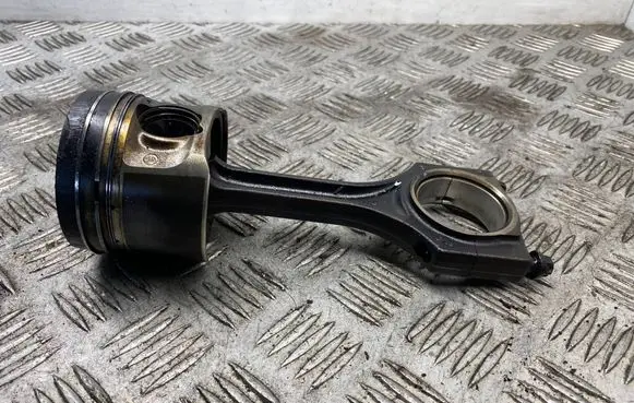 Mini Cooper Countryman R60 Piston with connecting rod 546