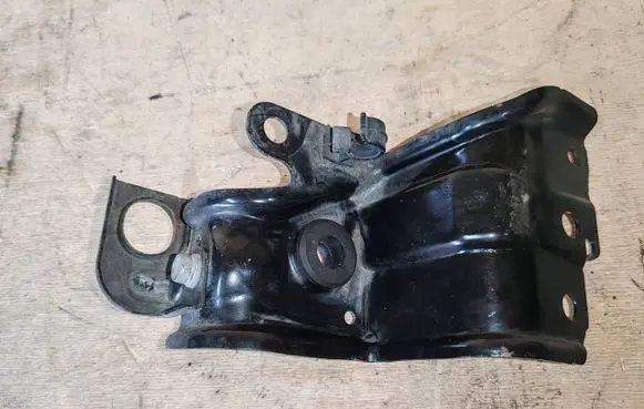 Honda CR-V Radiator support slam panel bracket