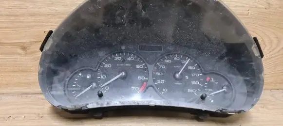 Peugeot 206 Speedometer (instrument cluster) 9648836480