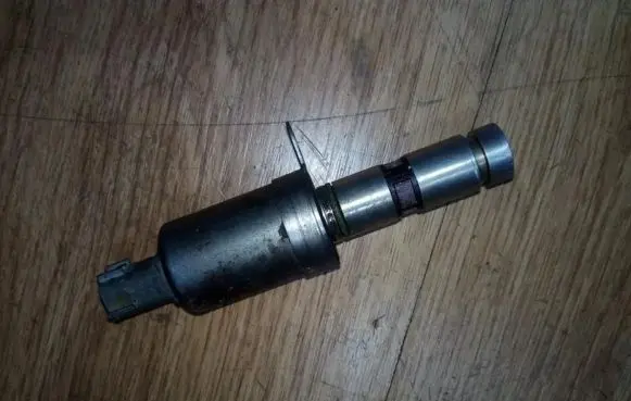Nissan Micra Camshaft vanos timing valve 25342153 0604614