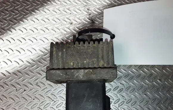 Renault Laguna II Glow plug pre-heat relay 7700115078
