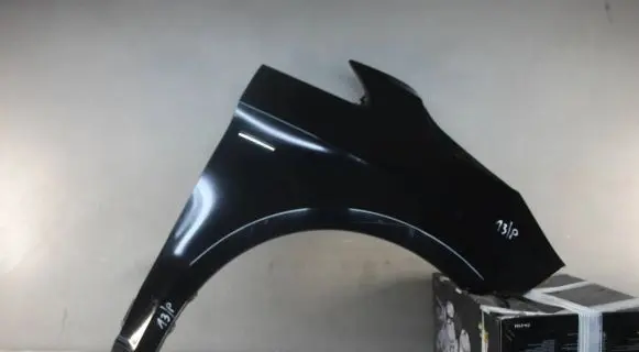 Mercedes-Benz Vito Viano W447 Fender mounting bracket