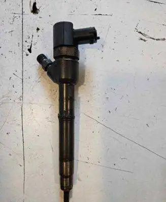 Hyundai i30 Fuel injector 33800-2A900 10445110320