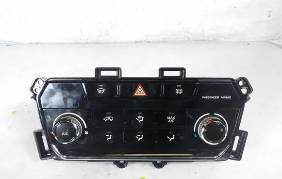 SsangYong Tivoli Climate control unit 6870135010
