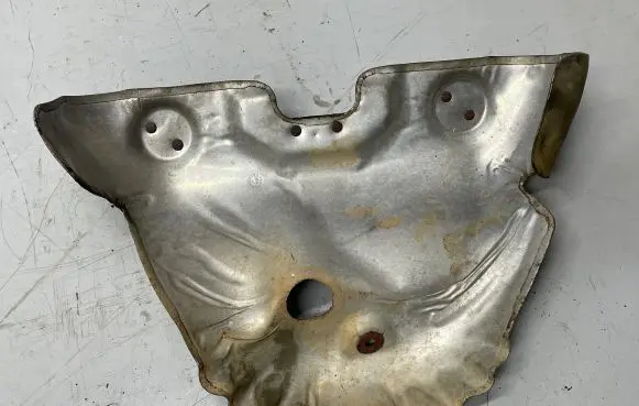 Opel Vectra C Heat shield in engine bay 9230956