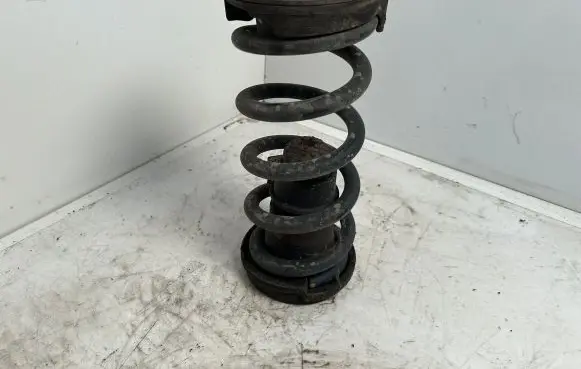 Mercedes-Benz C AMG W204 Rear coil spring