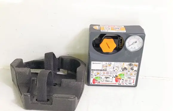 Nissan Leaf II (ZE1) Tire air pump compressor 849763NL0C