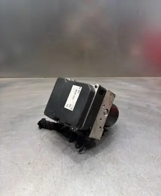 Skoda Fabia Mk2 (5J) ABS Pump 0265951045