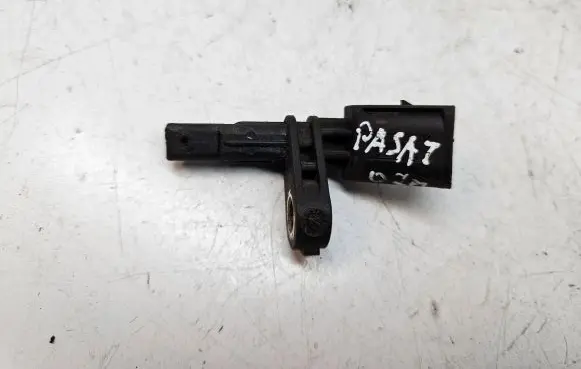 Volkswagen PASSAT B6 ABS brake wheel speed sensor 7H0927804