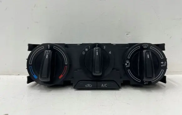 Skoda Fabia Mk3 (NJ) Climate control unit