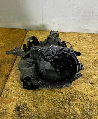 Opel Grandland X Manual 6 speed gearbox 9811243810