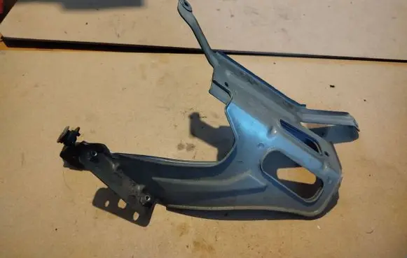 Audi A6 S6 C8 4K Fender mounting bracket 4K0821131 LY9T