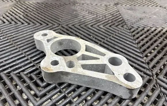 Ford Mustang Mach-E Engine mounting bracket LJ9C5A095AD 2207407350