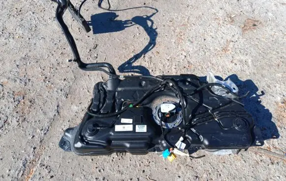 Opel Astra L Fuel tank 9840440880