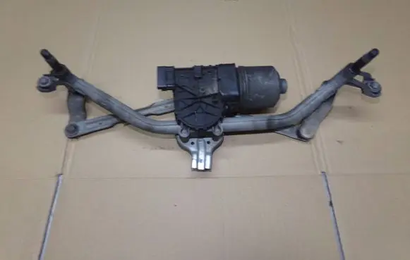 Peugeot 207 Front wiper linkage 