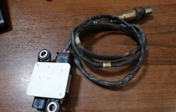 Volkswagen Touareg III Lambda probe sensor 4M0906261J