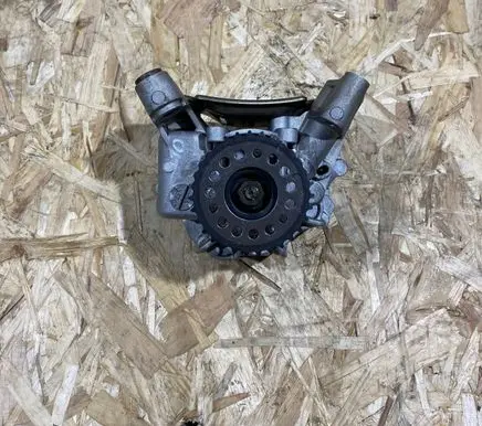 BMW 5 F10 F11 Oil pump 7612772