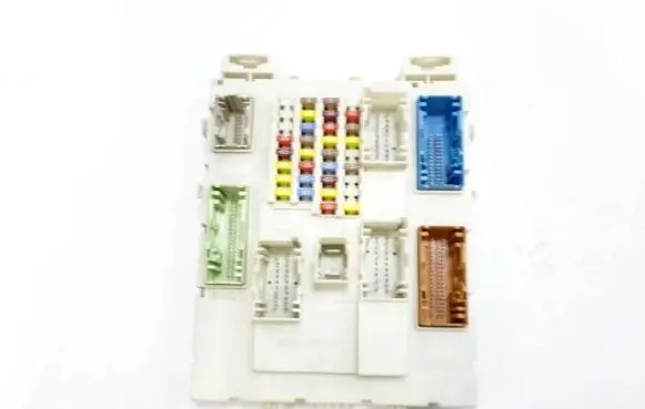 Ford Focus Fuse module 9A1340AAA E0326C