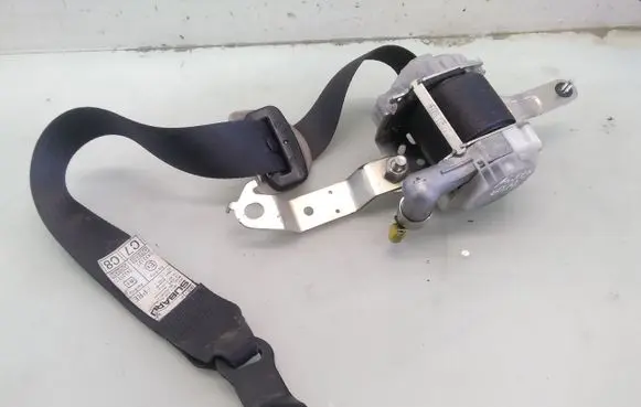 Subaru Legacy Front seatbelt